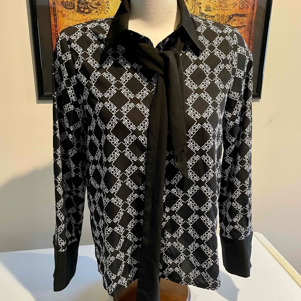 Womens Blouse Size medium- Icone by Simons